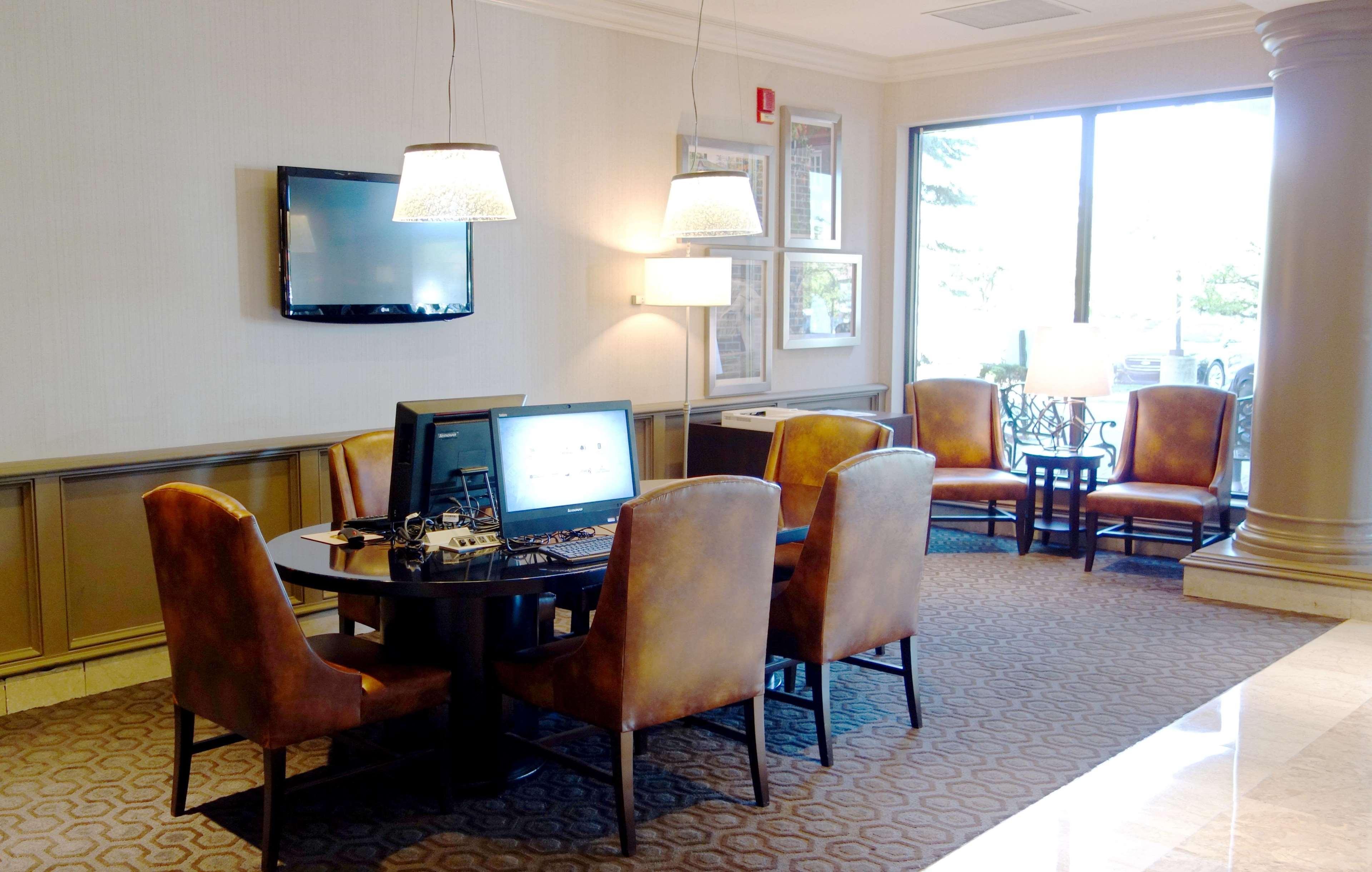 Doubletree By Hilton, Leominster Hotel Buitenkant foto